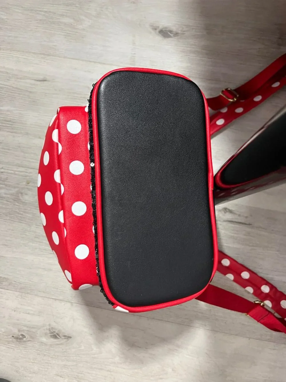 Disney Parks x Loungefly Retired Minnie Mouse Sequin Backpack Red / Black ✨🐭